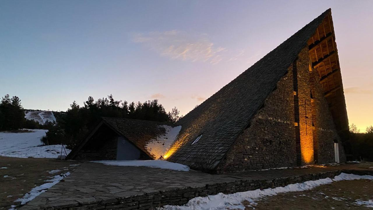 Montlo Relais Des Cerfs Hotel Cubieres Luaran gambar