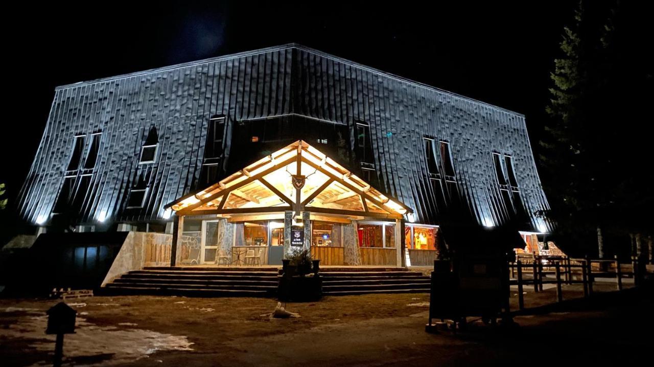 Montlo Relais Des Cerfs Hotel Cubieres Luaran gambar