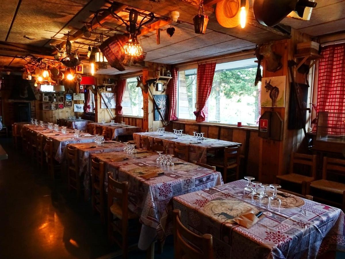 Montlo Relais Des Cerfs Hotel Cubieres Luaran gambar
