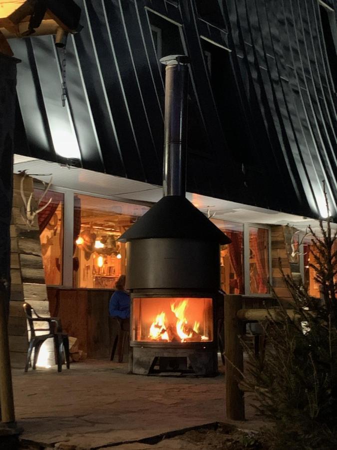 Montlo Relais Des Cerfs Hotel Cubieres Luaran gambar