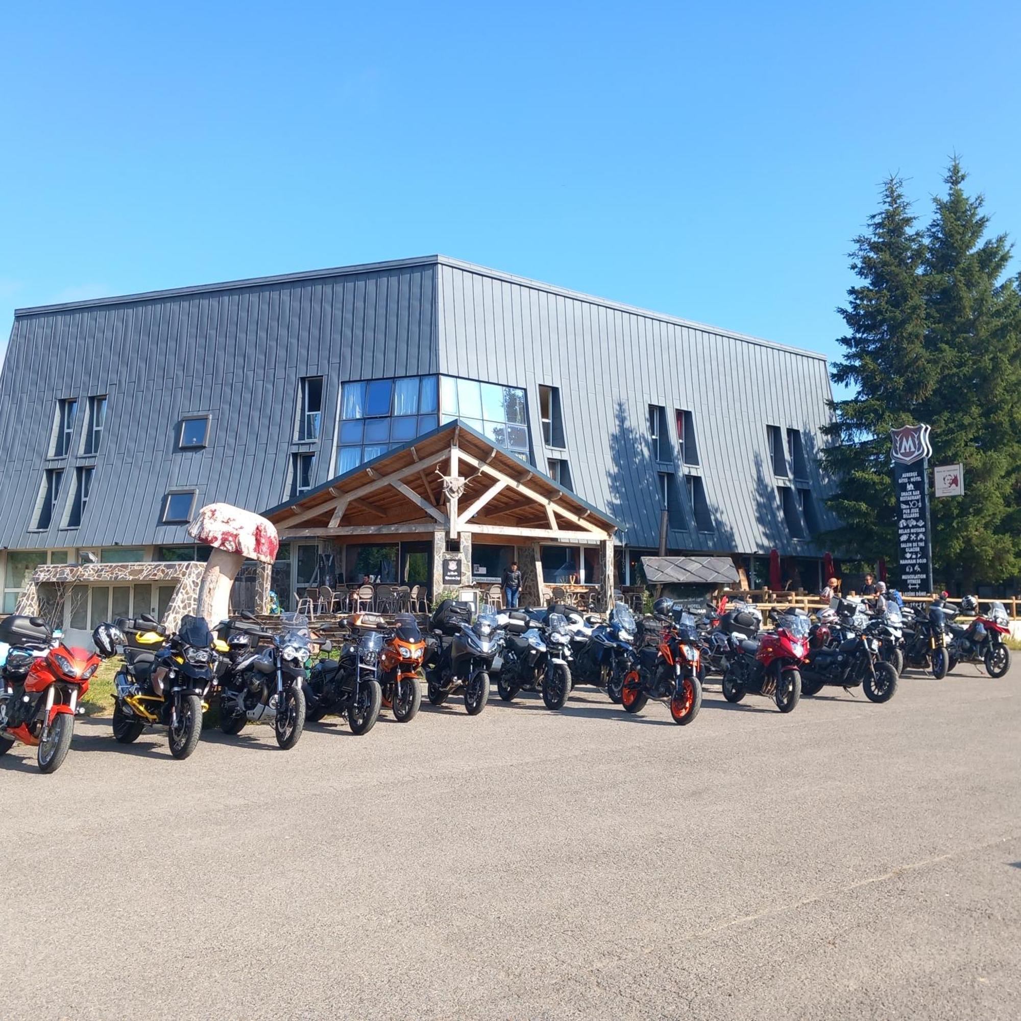 Montlo Relais Des Cerfs Hotel Cubieres Luaran gambar